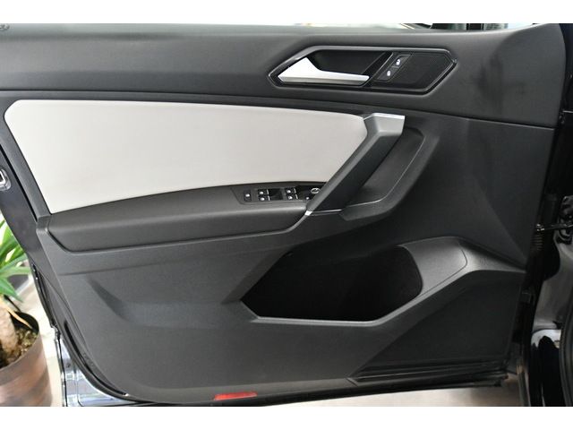 BLACK, 2018 VOLKSWAGEN TIGUAN Thumnail Image 40