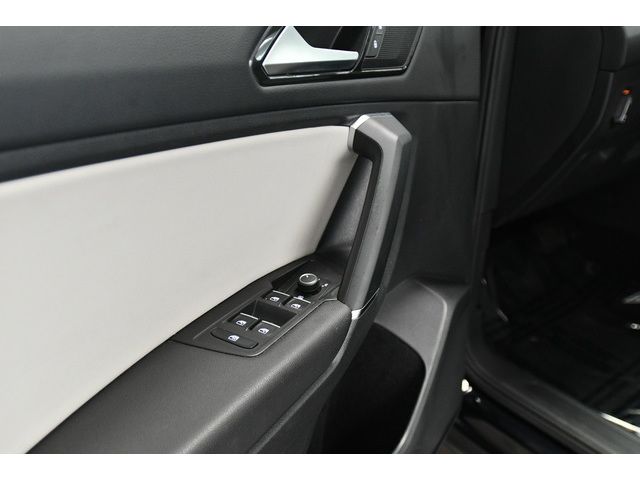 BLACK, 2018 VOLKSWAGEN TIGUAN Thumnail Image 41