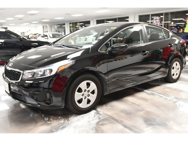 WHITE, 2017 KIA FORTE Thumnail Image 4