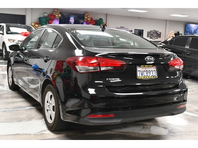 WHITE, 2017 KIA FORTE Thumnail Image 8