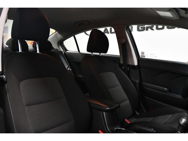 WHITE, 2017 KIA FORTE Thumnail Image 36