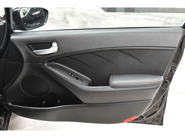 WHITE, 2017 KIA FORTE Thumnail Image 39