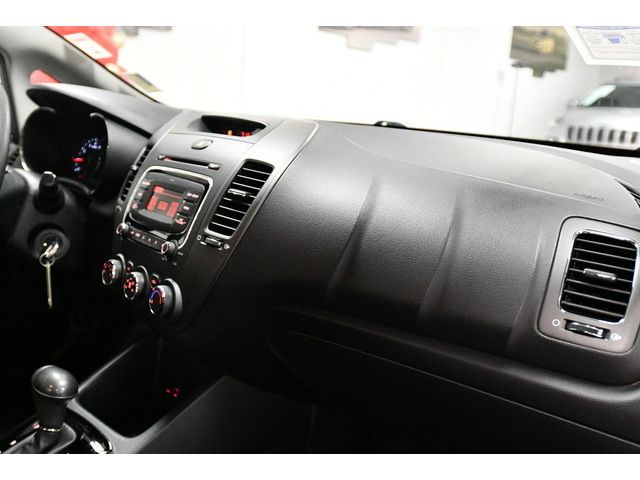 WHITE, 2017 KIA FORTE Thumnail Image 40