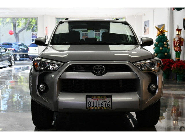 SILVER, 2019 TOYOTA 4RUNNER Thumnail Image 2