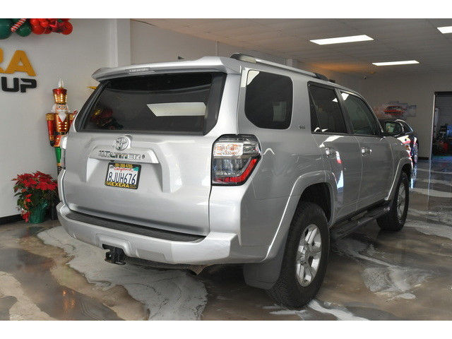 SILVER, 2019 TOYOTA 4RUNNER Thumnail Image 4