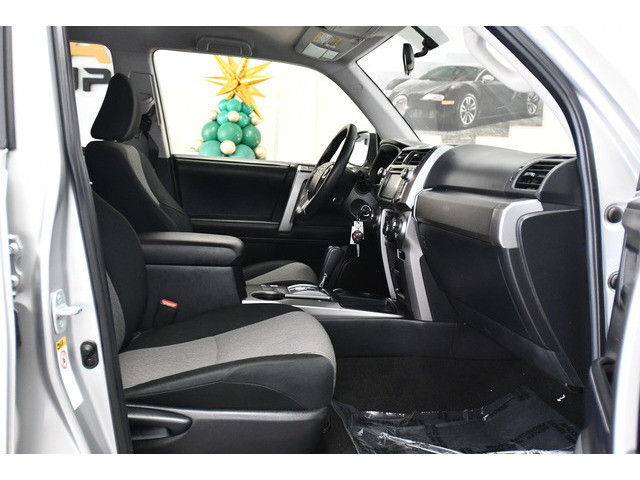 SILVER, 2019 TOYOTA 4RUNNER Thumnail Image 52