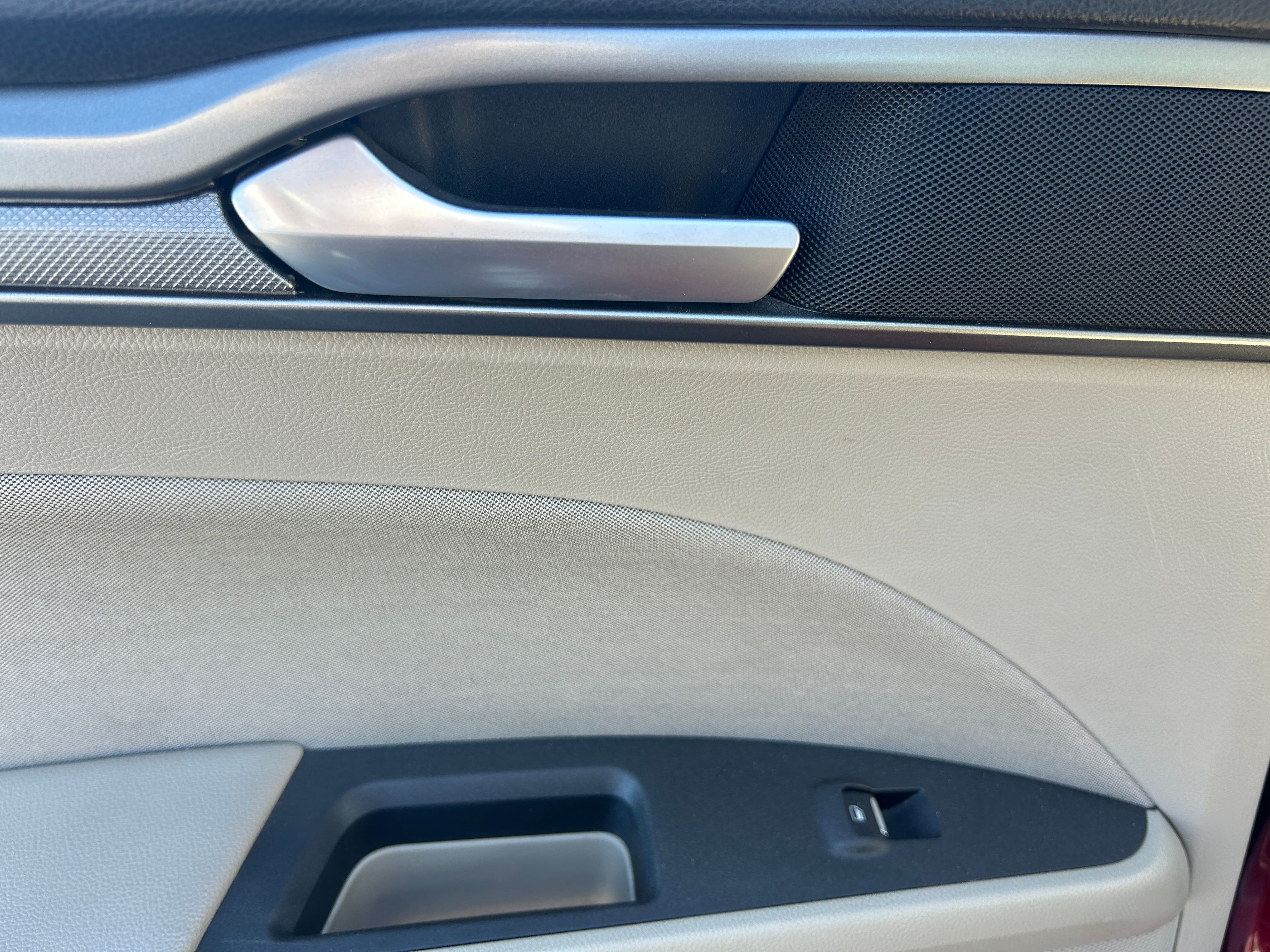 RED, 2018 FORD FUSION Thumnail Image 28