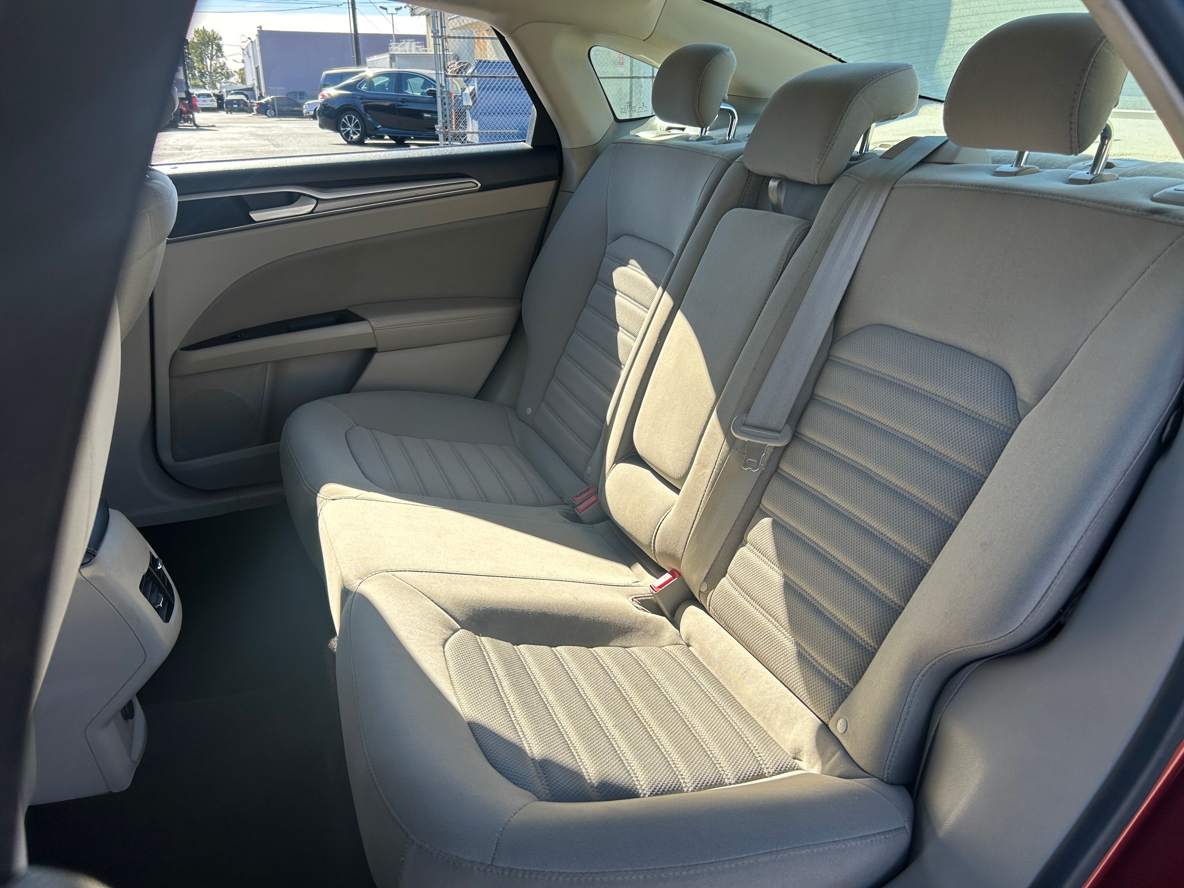 RED, 2018 FORD FUSION Thumnail Image 29