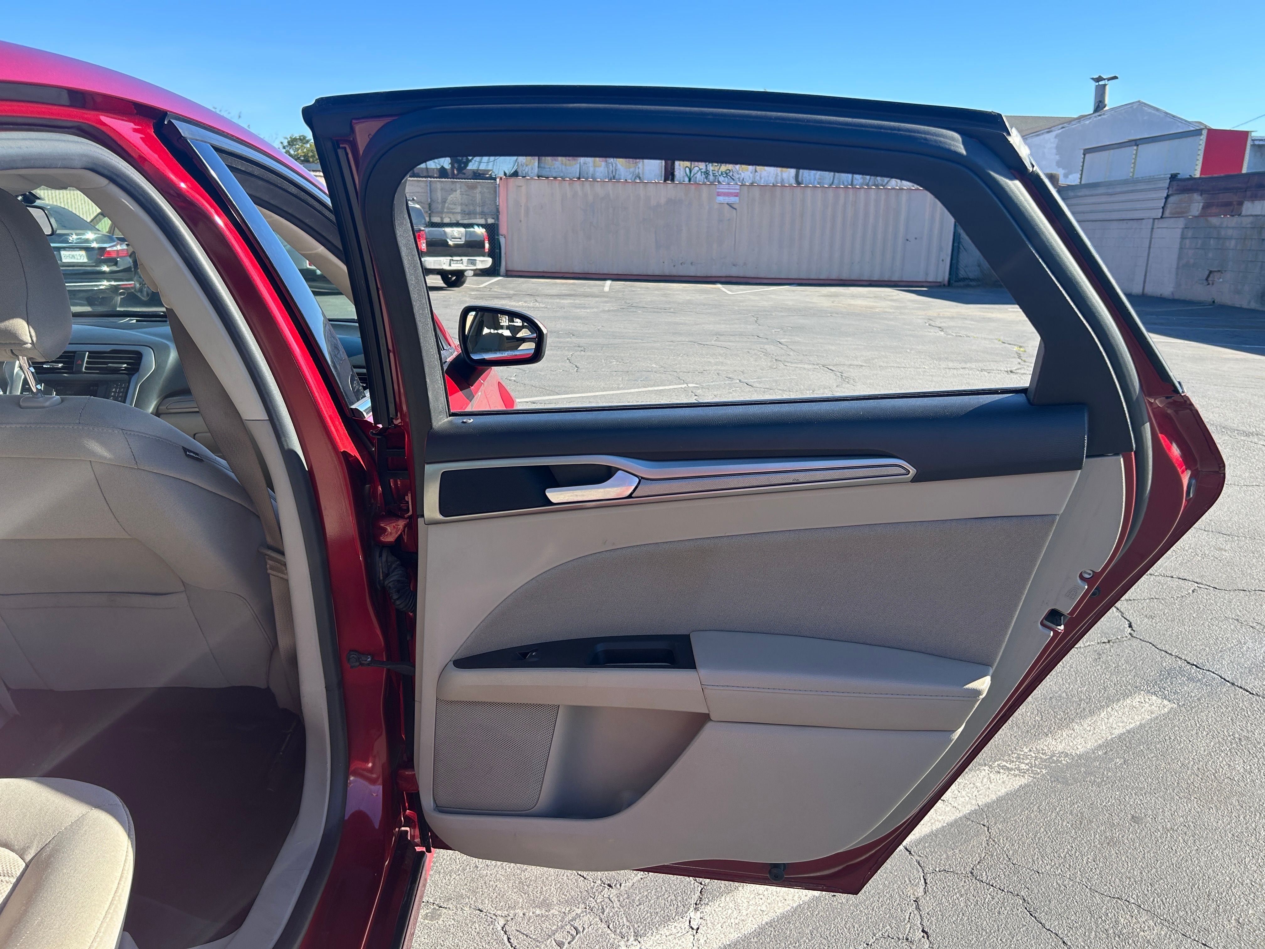 RED, 2018 FORD FUSION Thumnail Image 31