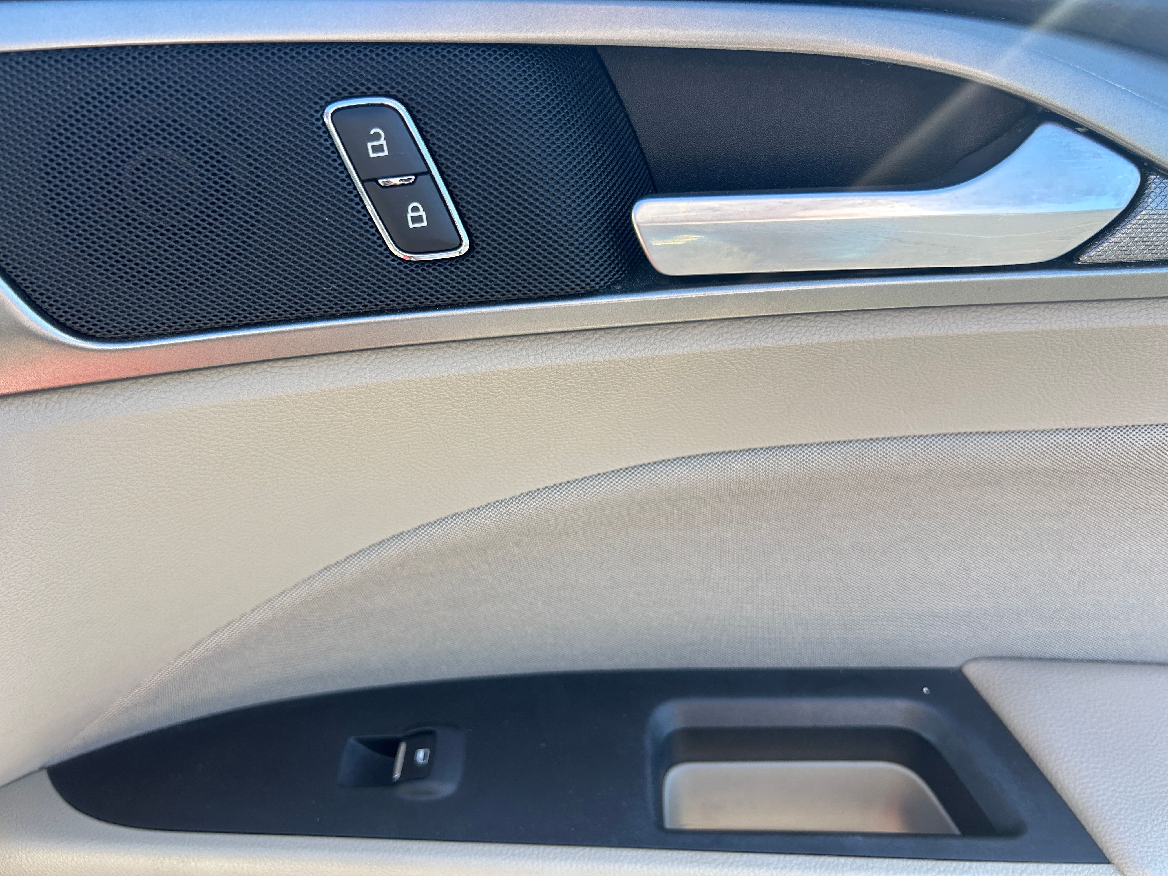 RED, 2018 FORD FUSION Thumnail Image 35
