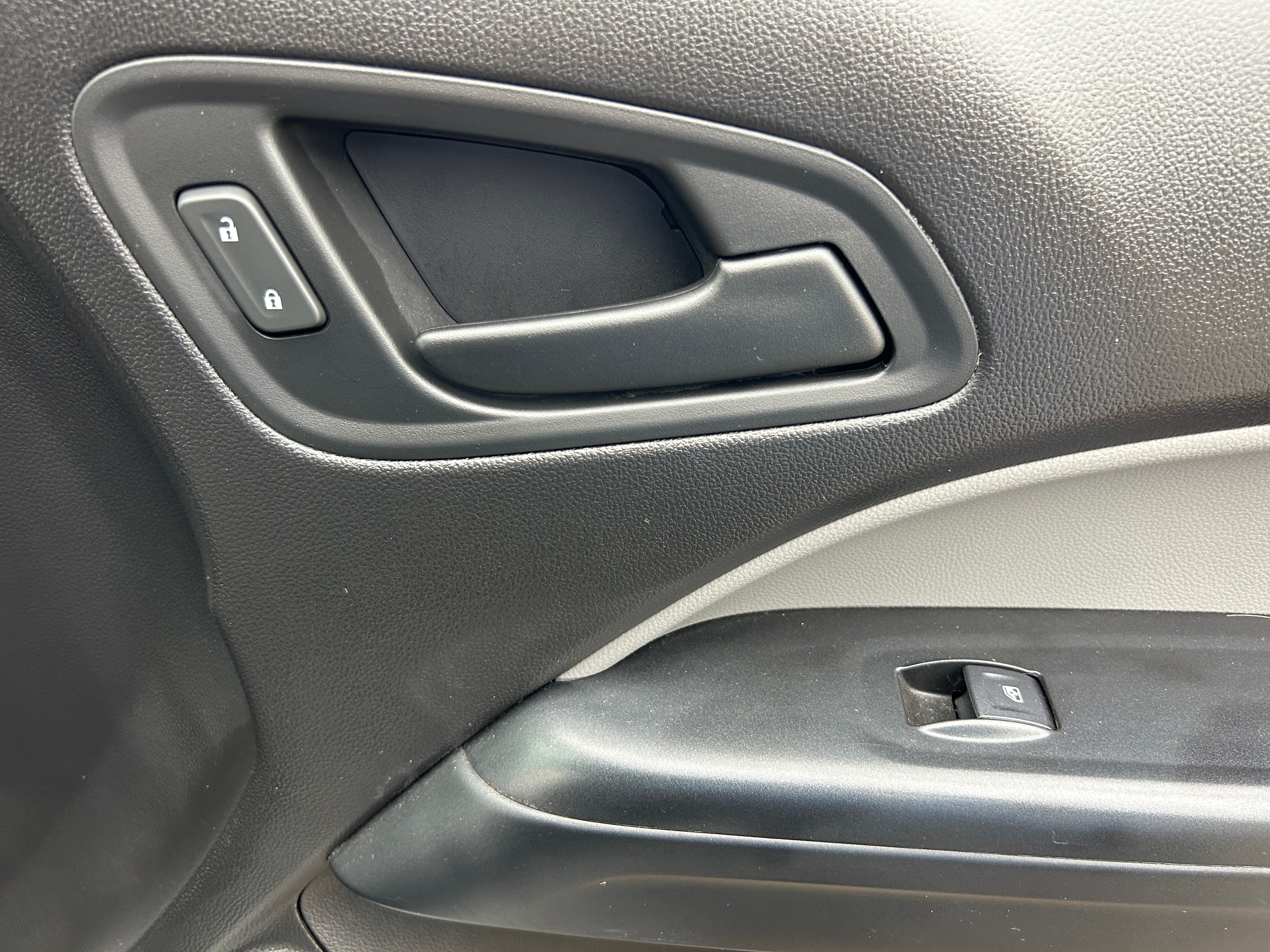 WHITE, 2018 CHEVROLET COLORADO EXTENDED CAB Thumnail Image 37