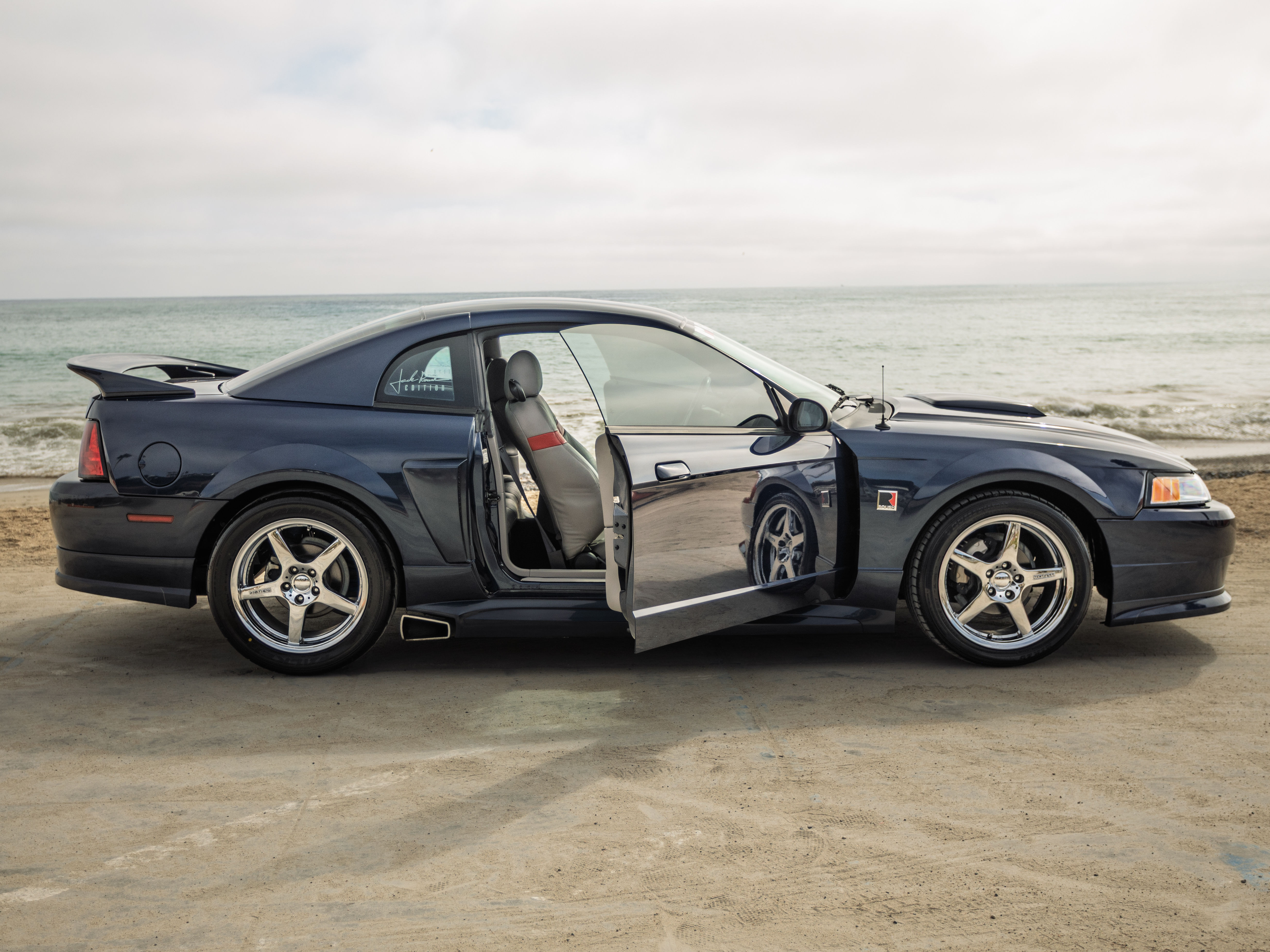 BLUE, 2002 FORD MUSTANG Image 5