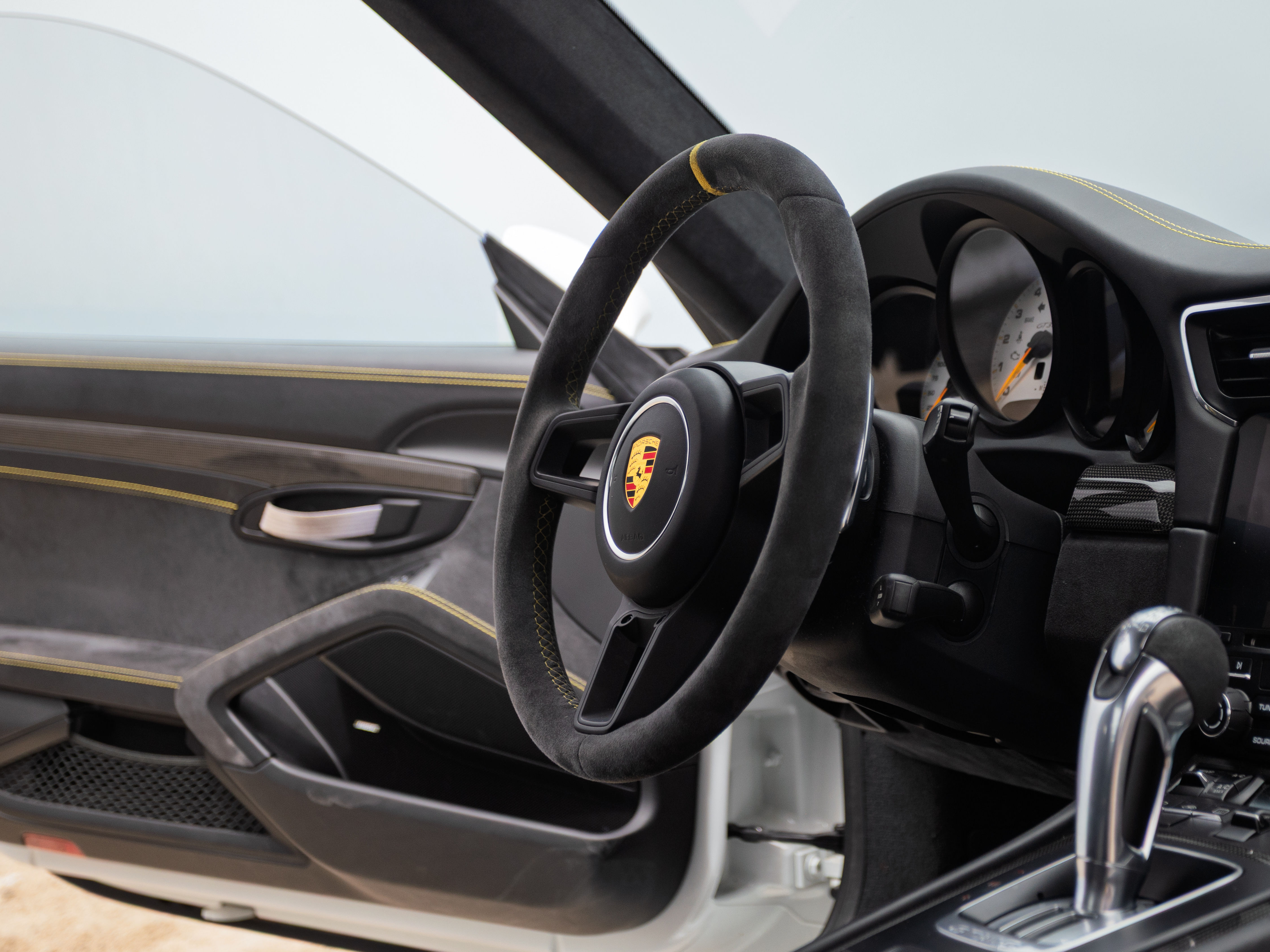 2019 PORSCHE 911 Image 16