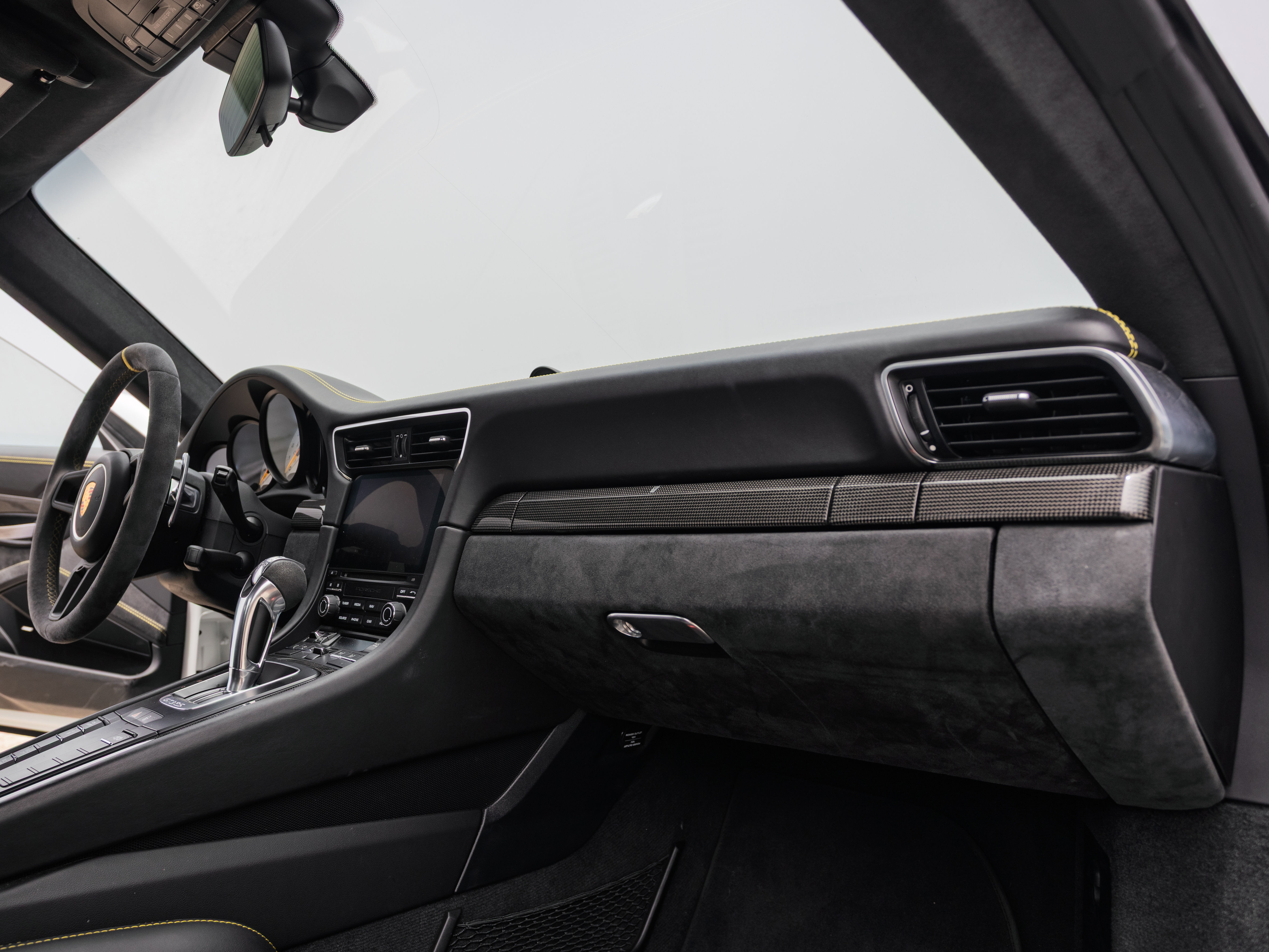 2019 PORSCHE 911 Image 17