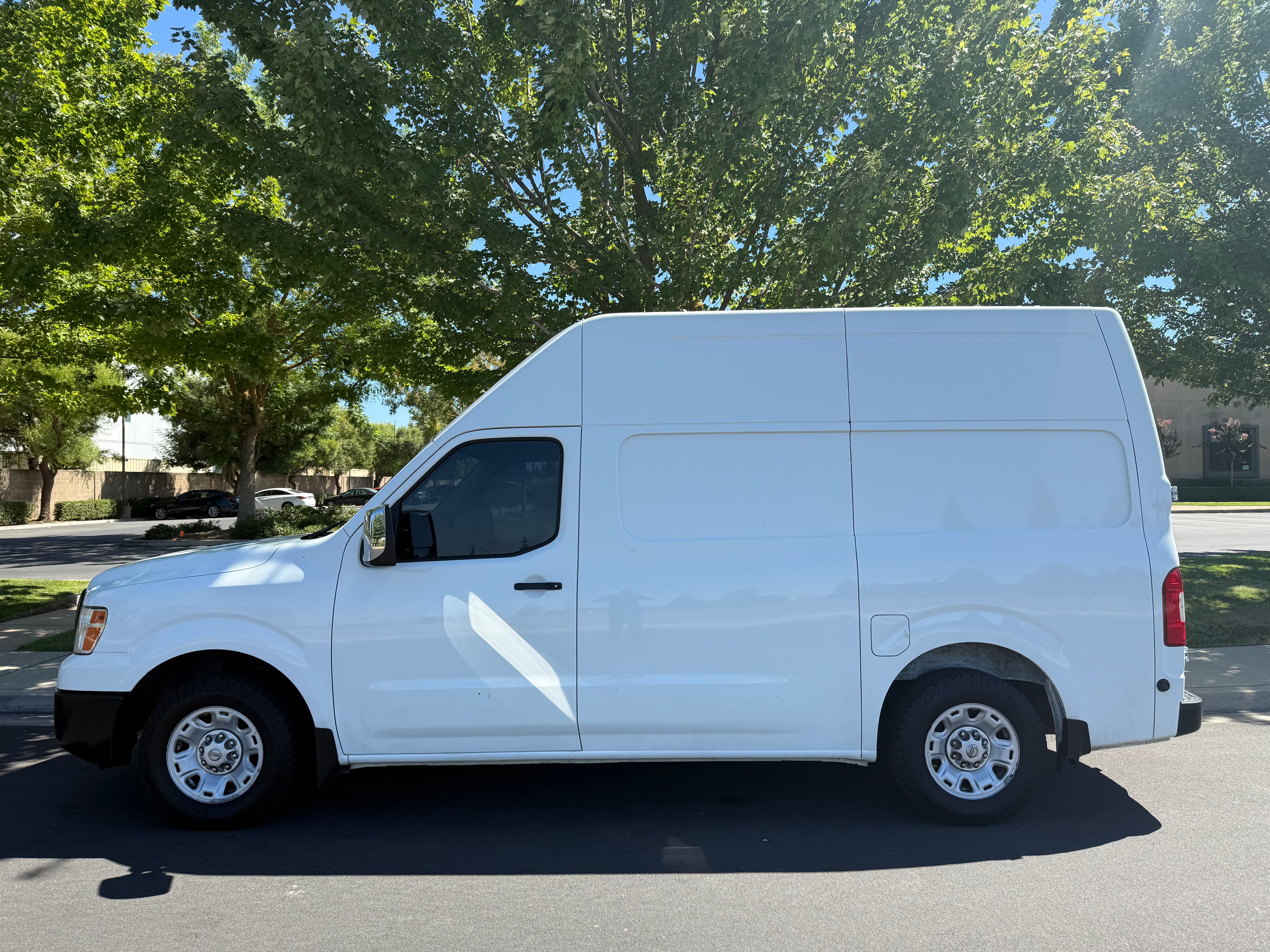 N / A, 2018 NISSAN NV2500 HD CARGO Thumnail Image 2