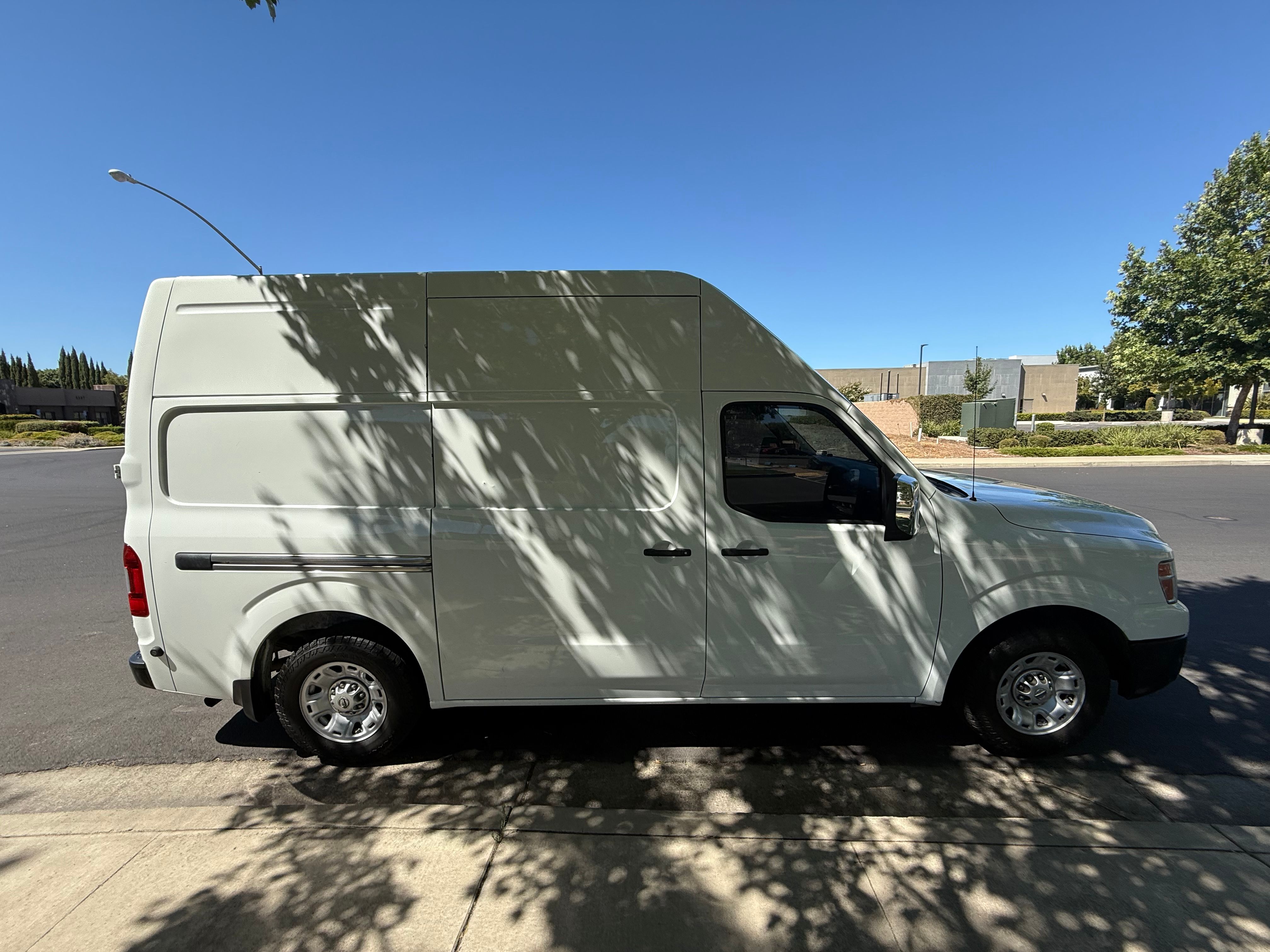 N / A, 2018 NISSAN NV2500 HD CARGO Thumnail Image 4