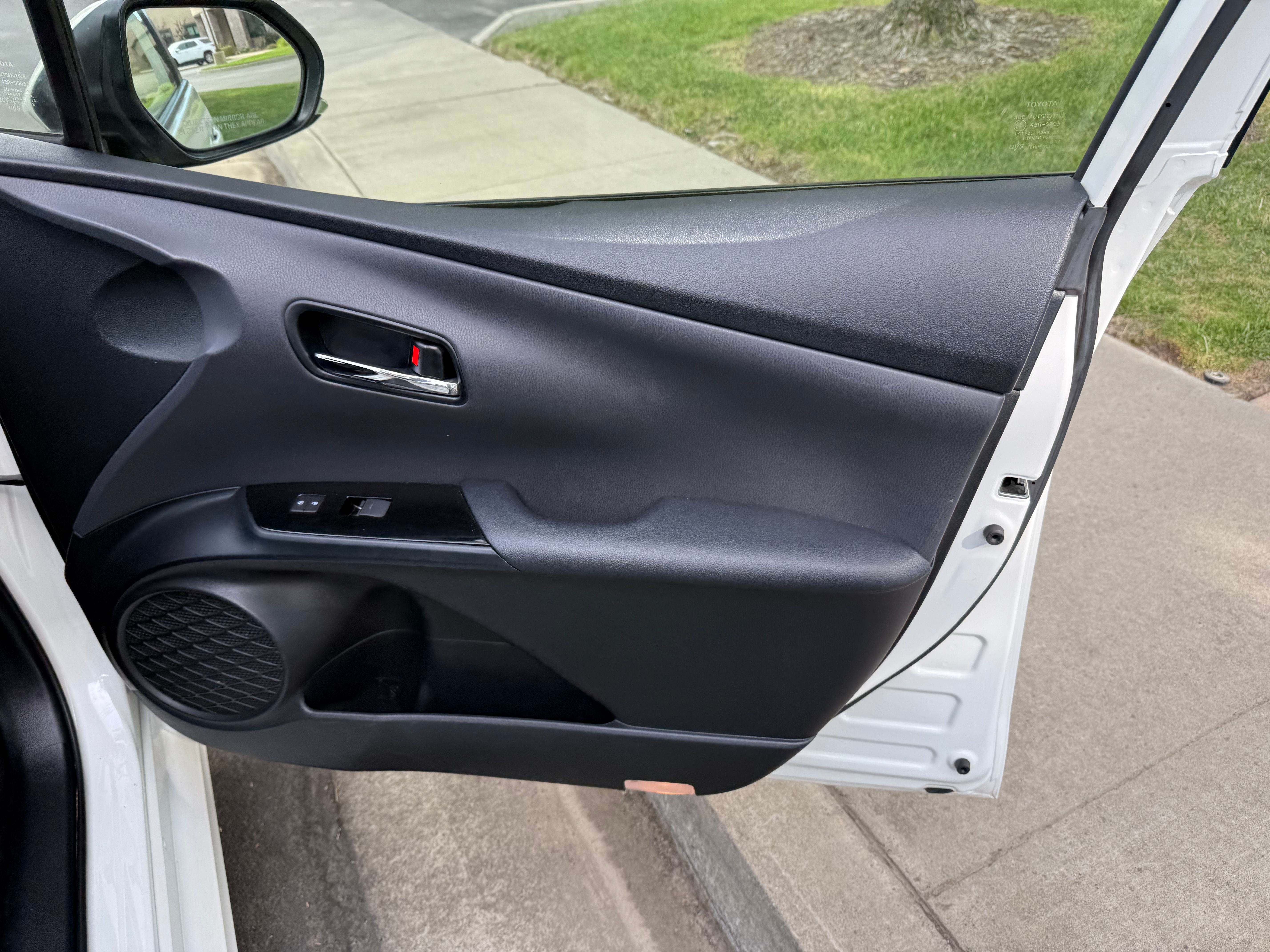 N / A, 2020 TOYOTA PRIUS Image 10